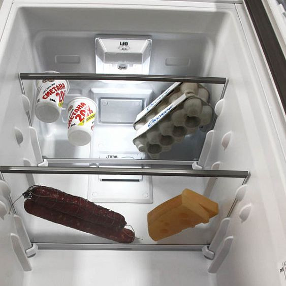 Холодильник HOTPOINT-ARISTON HFP 5200 W купить с доставкой по Москве и Московской области в интернет-магазине ТехноВегас