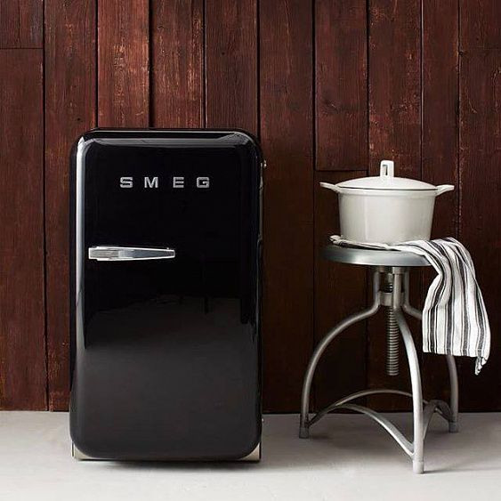 Холодильник SMEG fab10hrne купить с доставкой по Москве и Московской области в интернет-магазине ТехноВегас