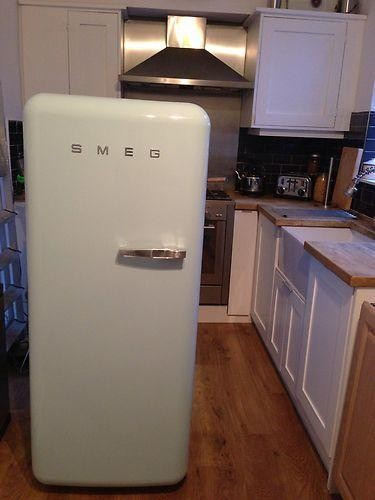 Холодильник SMEG fab28lp1 купить с доставкой по Москве и Московской области в интернет-магазине ТехноВегас