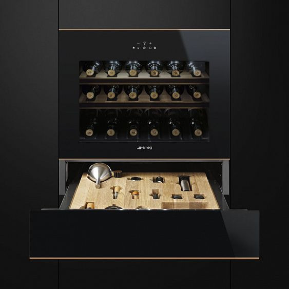 Винный шкаф Smeg CVI618NRS купить с доставкой по Москве и Московской области в интернет-магазине ТехноВегас