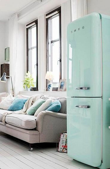 Холодильник SMEG fab32razn1 купить с доставкой по Москве и Московской области в интернет-магазине ТехноВегас