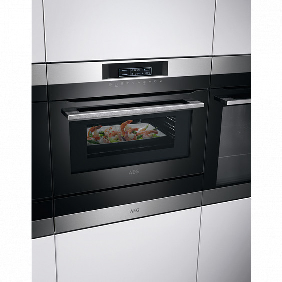 Духовой шкаф AEG KMR761000M