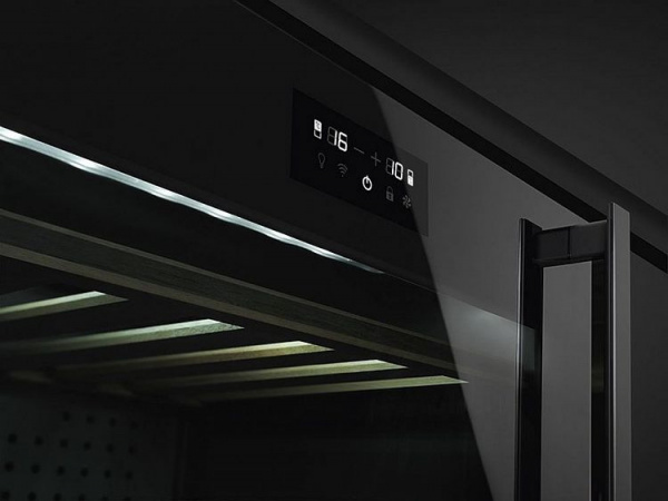 Винный шкаф SMEG CVI638LWN3