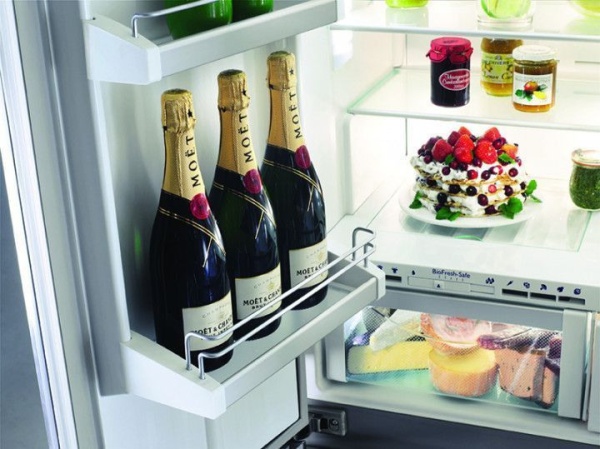 Холодильник LIEBHERR CBNes 6256 купить с доставкой по Москве и Московской области в интернет-магазине ТехноВегас