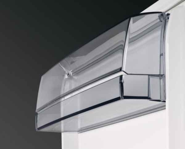 Встраиваемый холодильник AEG SCR 81816 NC купить с доставкой по Москве и Московской области в интернет-магазине ТехноВегас