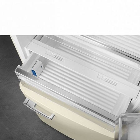 Холодильник SMEG FAB38RCR купить с доставкой по Москве и Московской области в интернет-магазине ТехноВегас