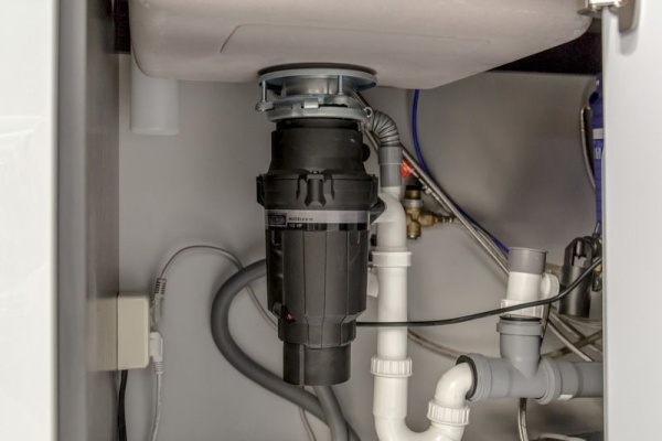 ИЗМЕЛЬЧИТЕЛЬ ПИЩЕВЫХ ОТХОДОВ BONE CRUSHER BC 910 SLIM LINE купить с доставкой по Москве и Московской области в интернет-магазине ТехноВегас