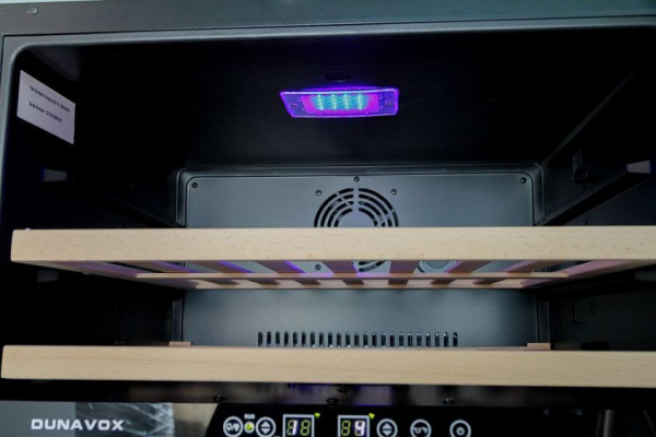 Винный шкаф DUNAVOX DX-51.150DBK