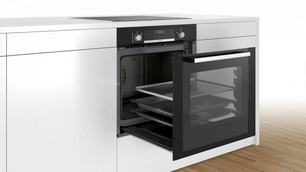 Духовой шкаф Bosch HBB356BB0R