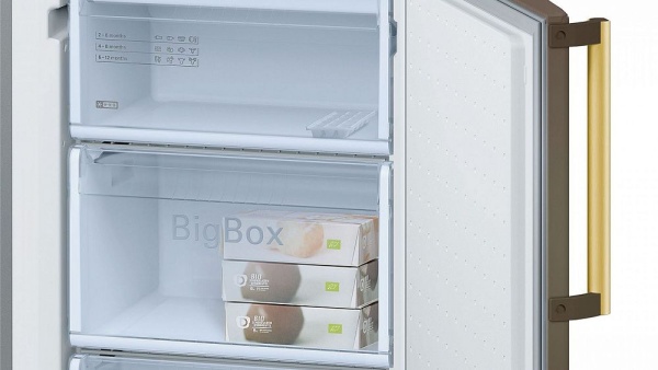 Холодильник Bosch KGN39AD18R коричневый купить с доставкой по Москве и Московской области в интернет-магазине ТехноВегас