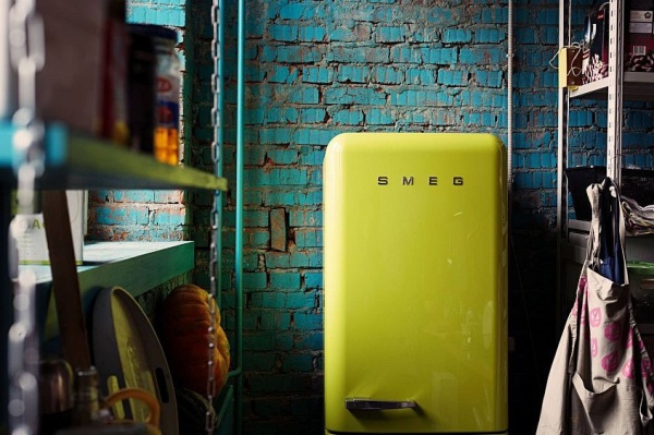 Холодильник SMEG fab32rven1 купить с доставкой по Москве и Московской области в интернет-магазине ТехноВегас