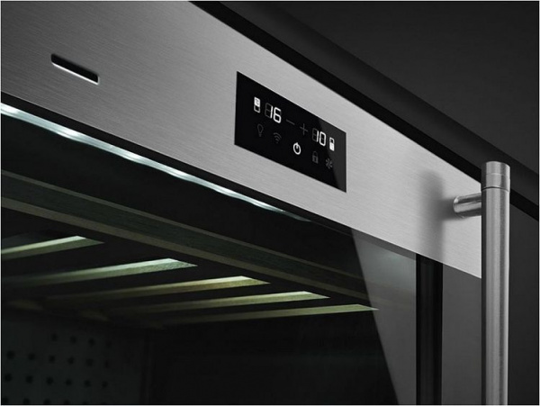 Встраиваемый винный шкаф SMEG CVI338LX3