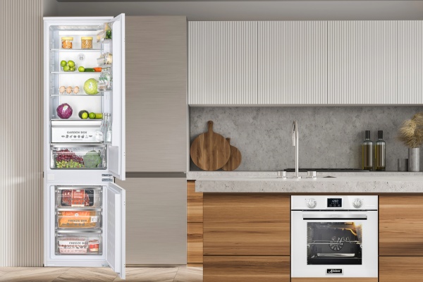 Встраиваемый холодильник Kaiser EKK 60193 купить с доставкой по Москве и Московской области в интернет-магазине ТехноВегас