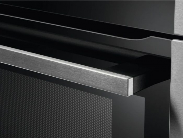 Духовой шкаф AEG KME768080M