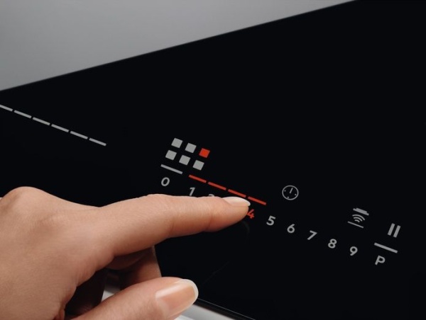 Варочная панель ELECTROLUX EIV 9467 купить с доставкой по Москве и Московской области в интернет-магазине ТехноВегас